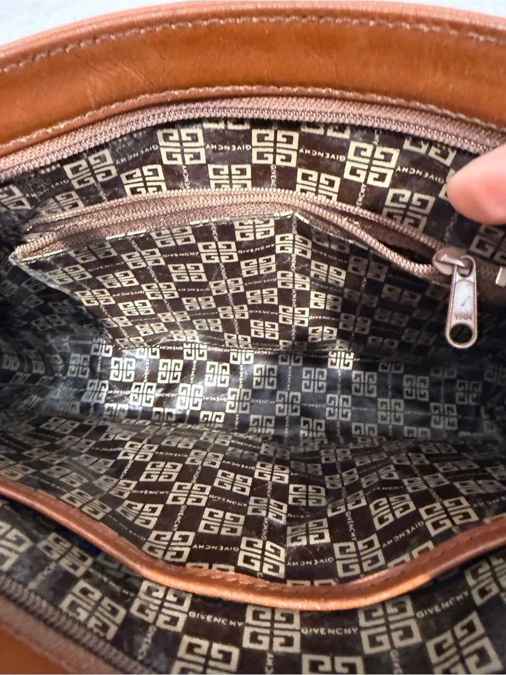 Vintage Givenchy 4G Monogram Jacquard Makeup Clutch – 70s/80s Retro
